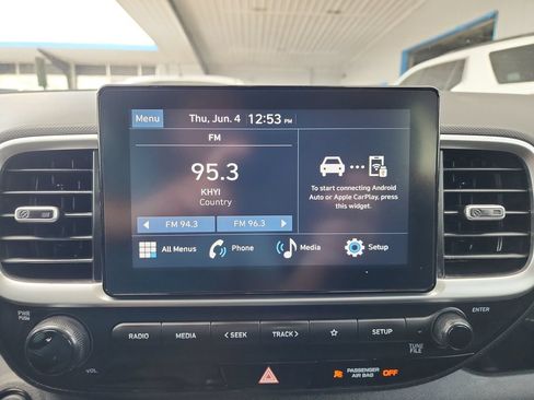 Used 2024 Hyundai Venue SEL FWD image 25