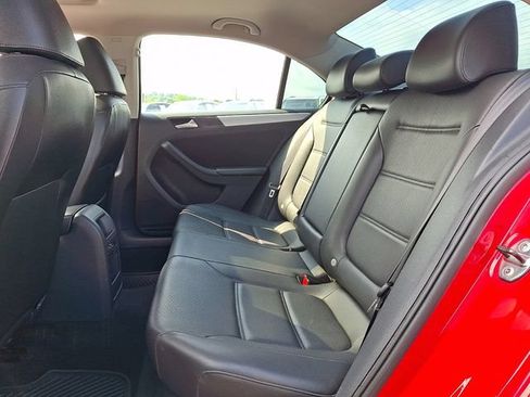 Used 2014 Volkswagen Jetta SE FWD image 19