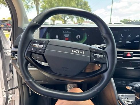 Used 2026 Kia Sportage LX FWD image 31