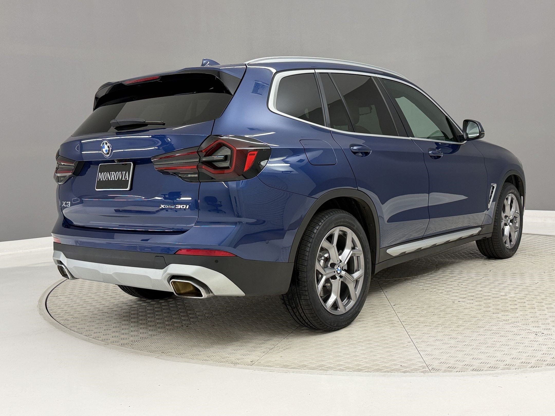 Used 2024 BMW X3 xDrive30i w/ Premium Package AWD/4WD image 9