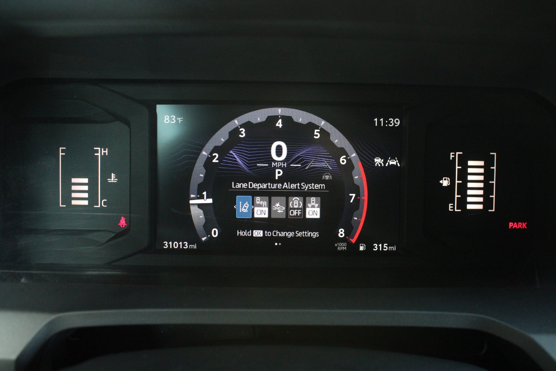 Used 2025 Toyota Tacoma SR5 AWD/4WD image 32