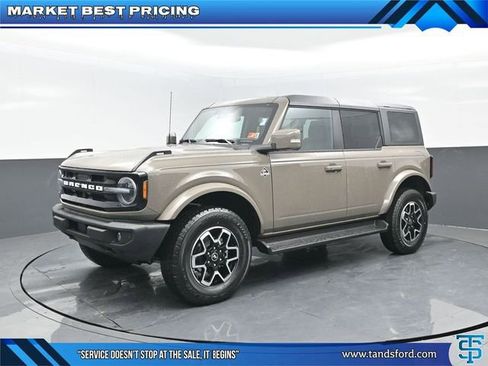 New 2025 Ford Bronco Outer Banks image 1