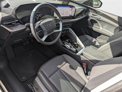 New 2025 Audi Q5 Premium image 3