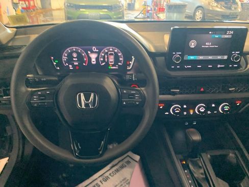 Used 2025 Honda Accord SE image 15