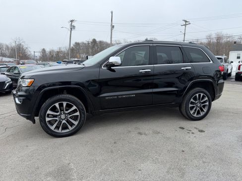 Used 2018 Jeep Grand Cherokee Overland image 3
