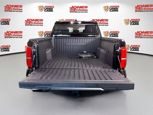 Certified 2025 Toyota Tacoma TRD Sport AWD/4WD image 17
