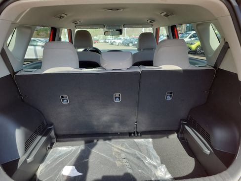 Used 2025 Kia Soul LX w/ LX Technology Package image 26