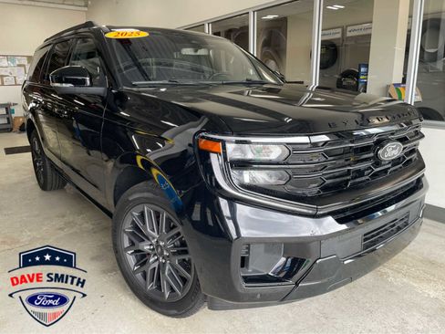 Used 2025 Ford Expedition Platinum w/ Stealth Performance Package AWD/4WD image 1