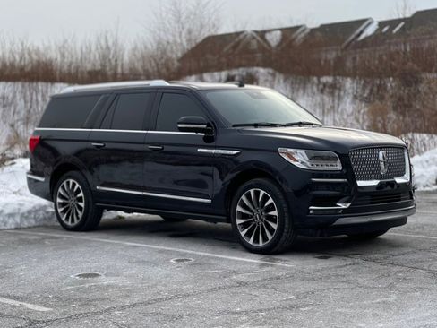 Used 2021 Lincoln Navigator L Reserve w/ Luxury Package image 2