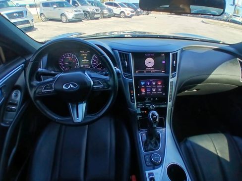 Used 2017 INFINITI Q60 2.0t image 24