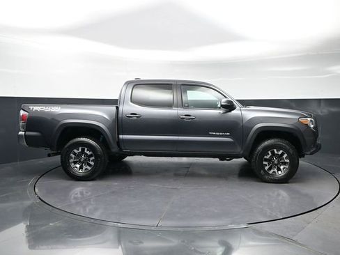 Used 2022 Toyota Tacoma TRD Off-Road image 4