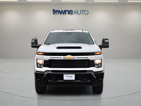 Used 2025 Chevrolet Silverado 2500 Custom w/ Z71 Off-Road Package AWD/4WD image 8