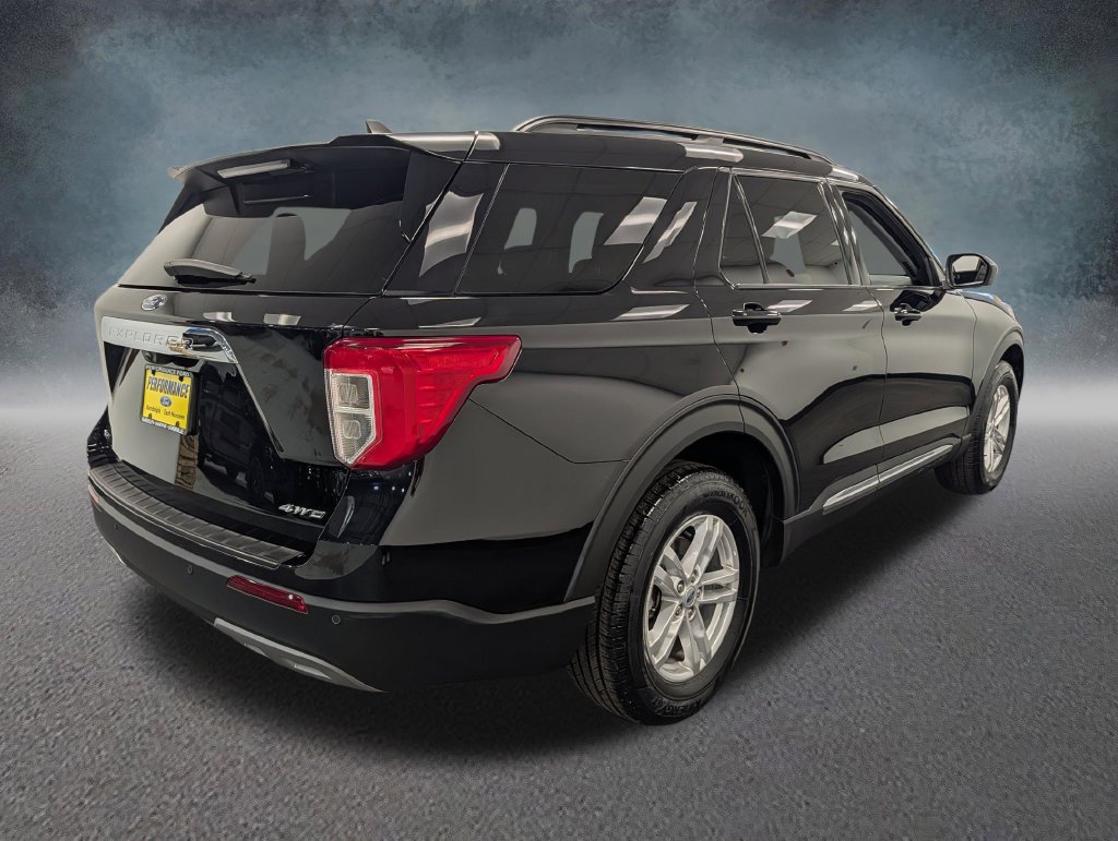 Used 2023 Ford Explorer XLT w/ Equipment Group 202A AWD/4WD image 4