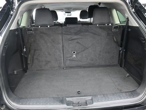 Used 2023 Toyota Highlander LE image 30