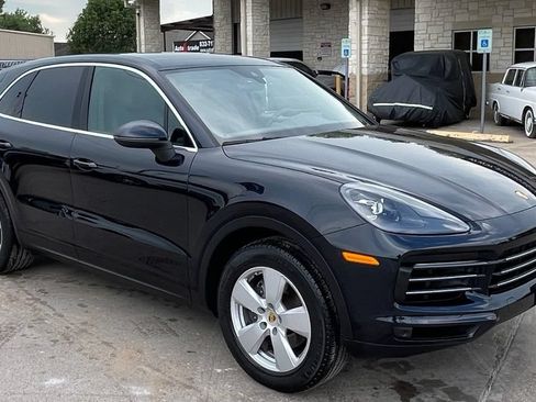 Used 2019 Porsche Cayenne AWD/4WD image 2