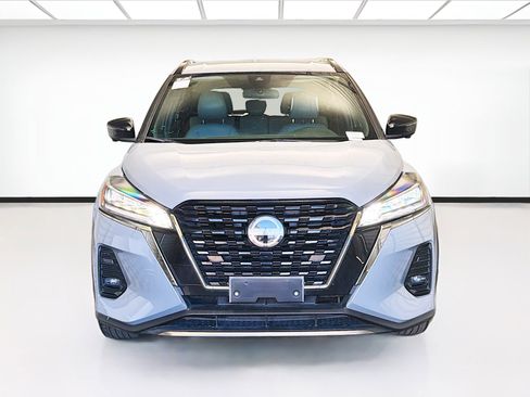 Used 2023 Nissan Kicks SR w/ SR Premium Package FWD image 2