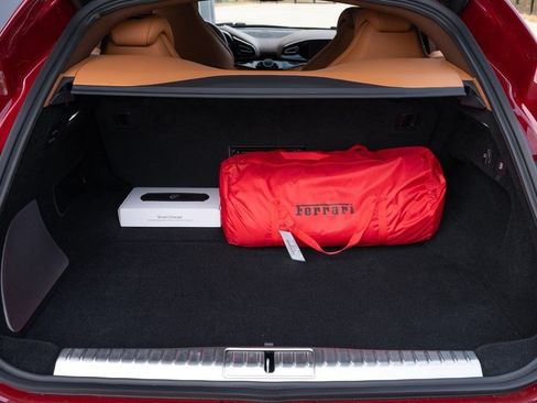 Used 2025 Ferrari Purosangue AWD/4WD image 25