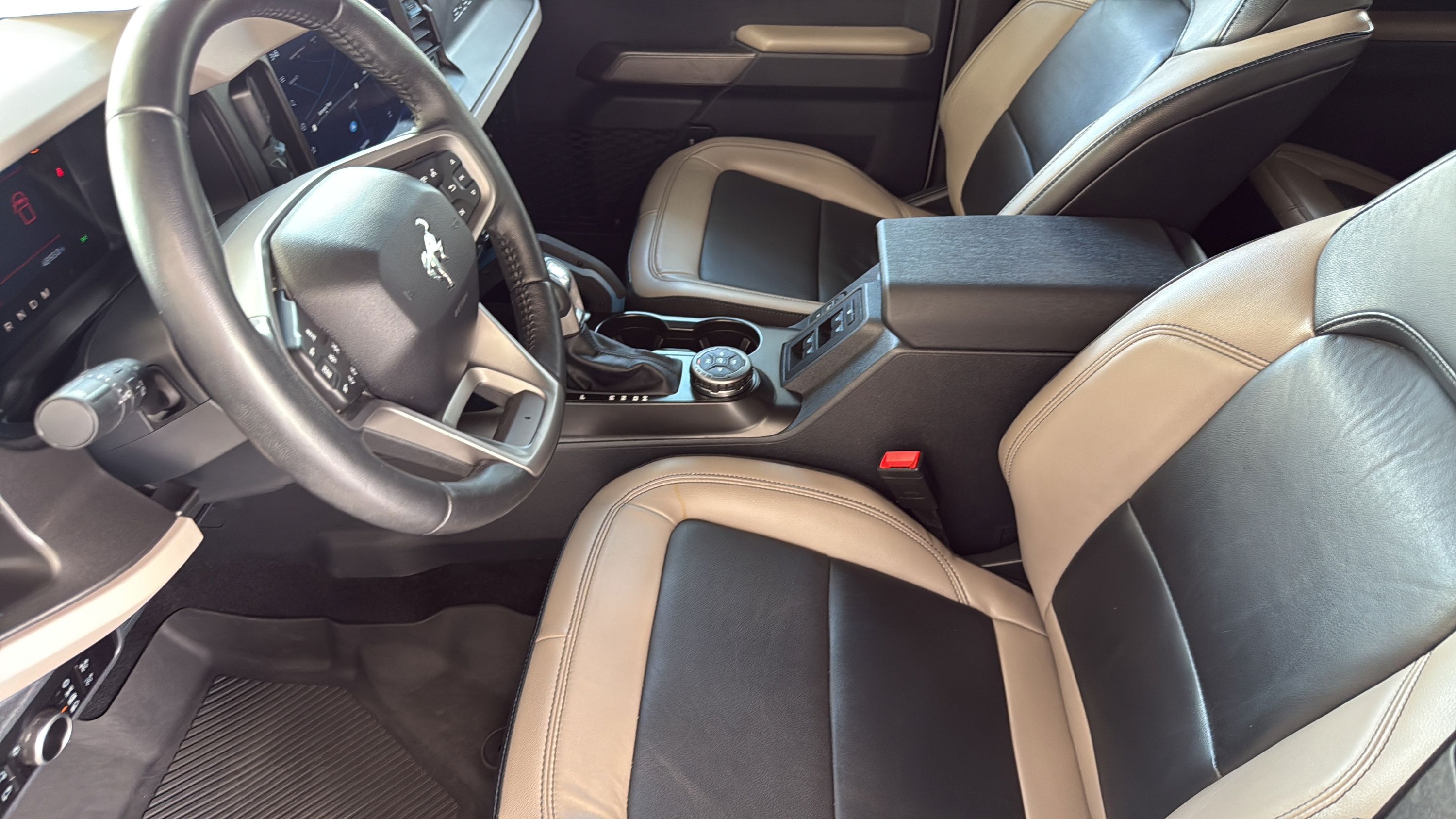 Used 2023 Ford Bronco Wildtrak AWD/4WD image 21