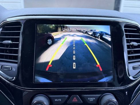 Used 2021 Jeep Grand Cherokee Limited X image 19