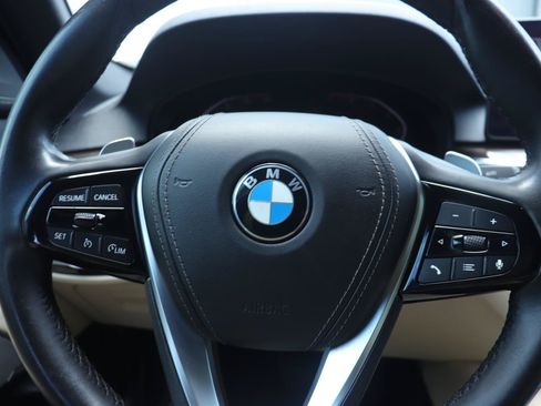 Used 2021 BMW 530i w/ Premium Package RWD image 24