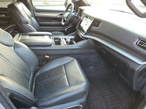 Used 2023 Jeep Wagoneer Series II image 11