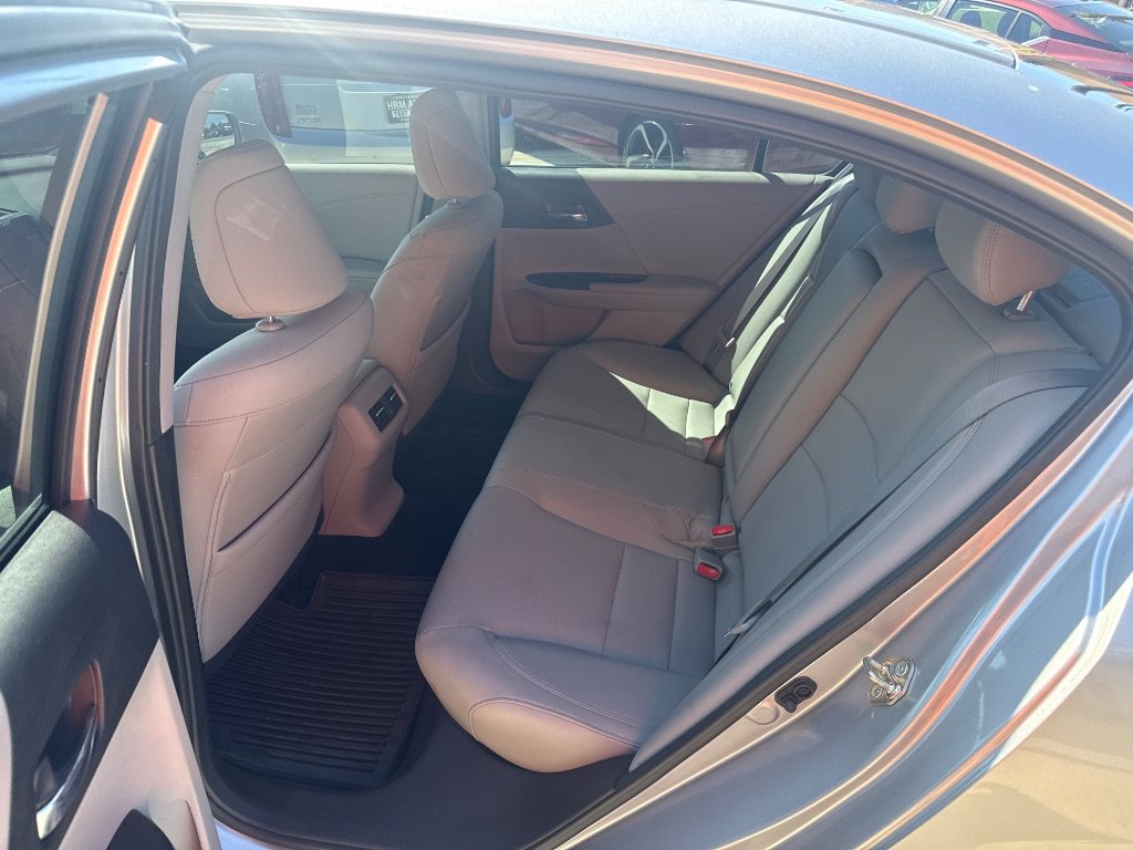 Used 2017 Honda Accord EX-L image 12