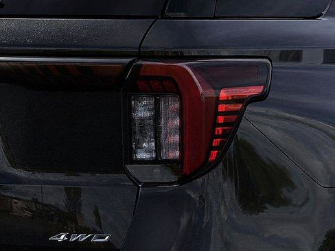 New 2026 Ford Explorer Active AWD/4WD image 18