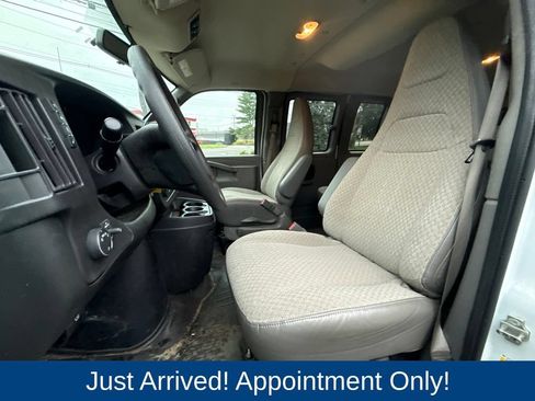 Used 2021 Chevrolet Express 2500 LS w/ Driver Convenience Package RWD image 9