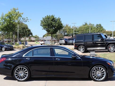 Used 2019 Mercedes-Benz S 560 Sedan image 5