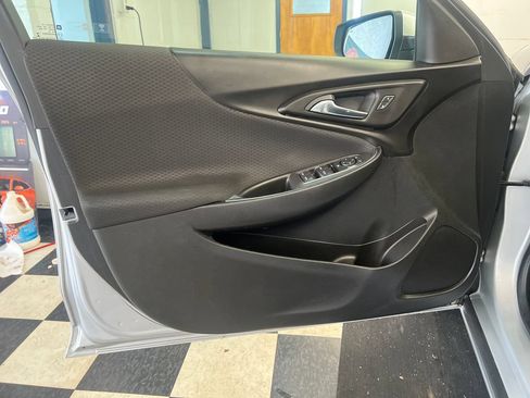 Used 2018 Chevrolet Malibu LT w/ Driver Confidence Package FWD image 36