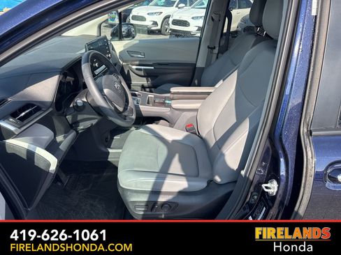 Used 2024 Toyota Sienna XLE image 14