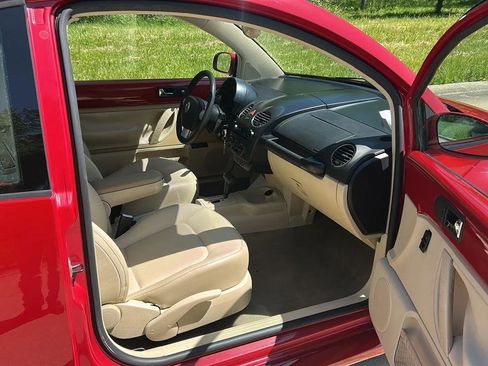 Used 2008 Volkswagen Beetle S FWD image 48