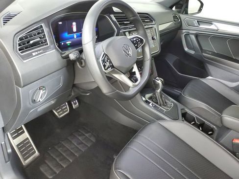 Used 2022 Volkswagen Tiguan SE R-Line FWD image 19