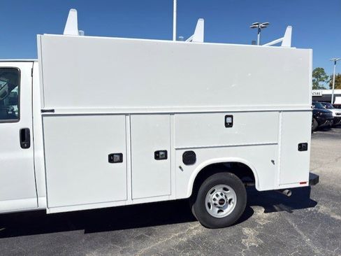 New 2025 GMC Savana 3500 w/ Power Convenience Package image 2