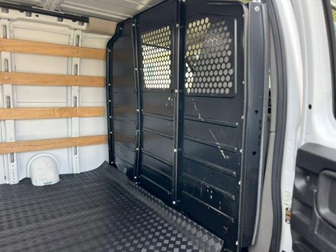 Used 2019 GMC Savana 2500 w/ Driver Convenience Package image 32