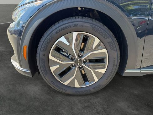 Used 2024 Kia EV6 Light RWD image 4