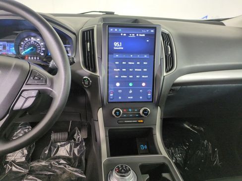 Used 2023 Ford Edge SE w/ Black Appearance Package image 19