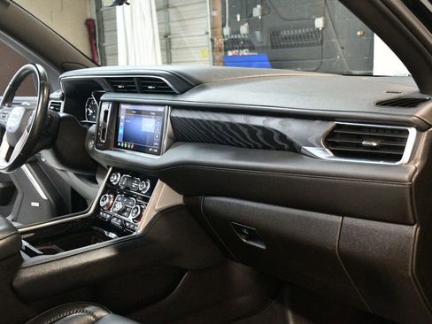 Used 2021 GMC Yukon Denali w/ Denali Premium Package image 29