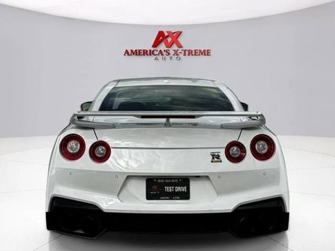 Used 2024 Nissan GT-R w/ Floor Mat Package AWD/4WD image 5