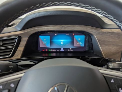 Used 2024 Volkswagen Atlas SE image 40