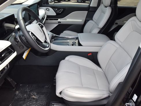 New 2026 Lincoln Aviator Reserve AWD/4WD image 13