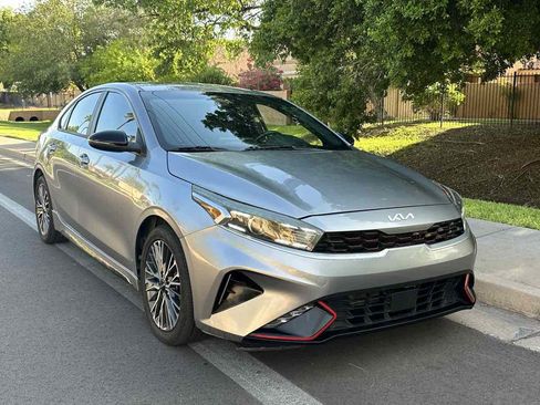 Used 2022 Kia Forte GT-Line w/ GT-Line Premium Package FWD image 2