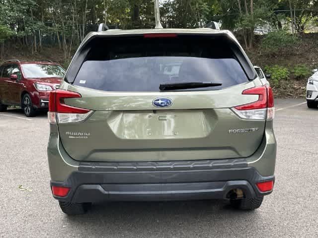 Used 2019 Subaru Forester Premium AWD/4WD image 4