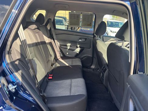 Used 2025 Nissan Rogue SV image 28
