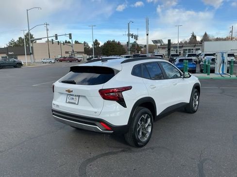 New 2026 Chevrolet Trax LT image 3