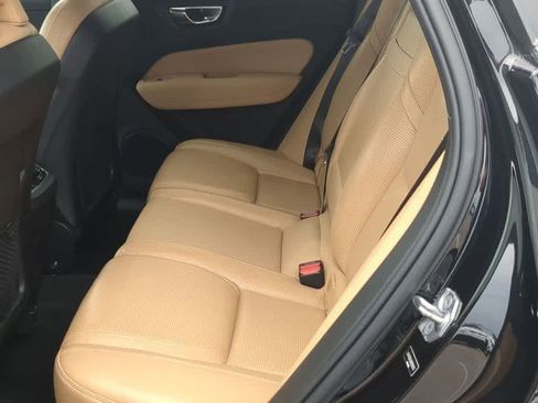 Used 2019 Volvo XC60 T6 Inscription w/ Protection Package Premier AWD/4WD image 18