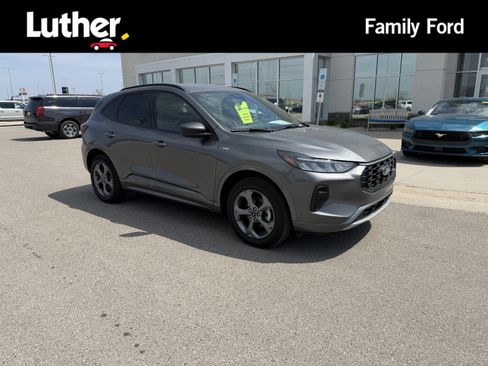 Used 2023 Ford Escape ST-Line AWD/4WD image 1