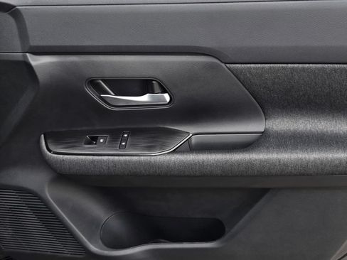New 2026 Nissan Kicks SV w/ Cold Weather Package FWD image 8
