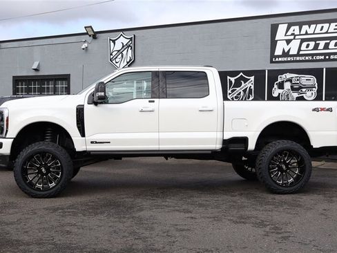 Used 2025 Ford F350 Platinum image 2