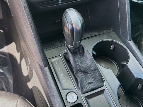 Used 2018 Volkswagen Atlas SE image 15